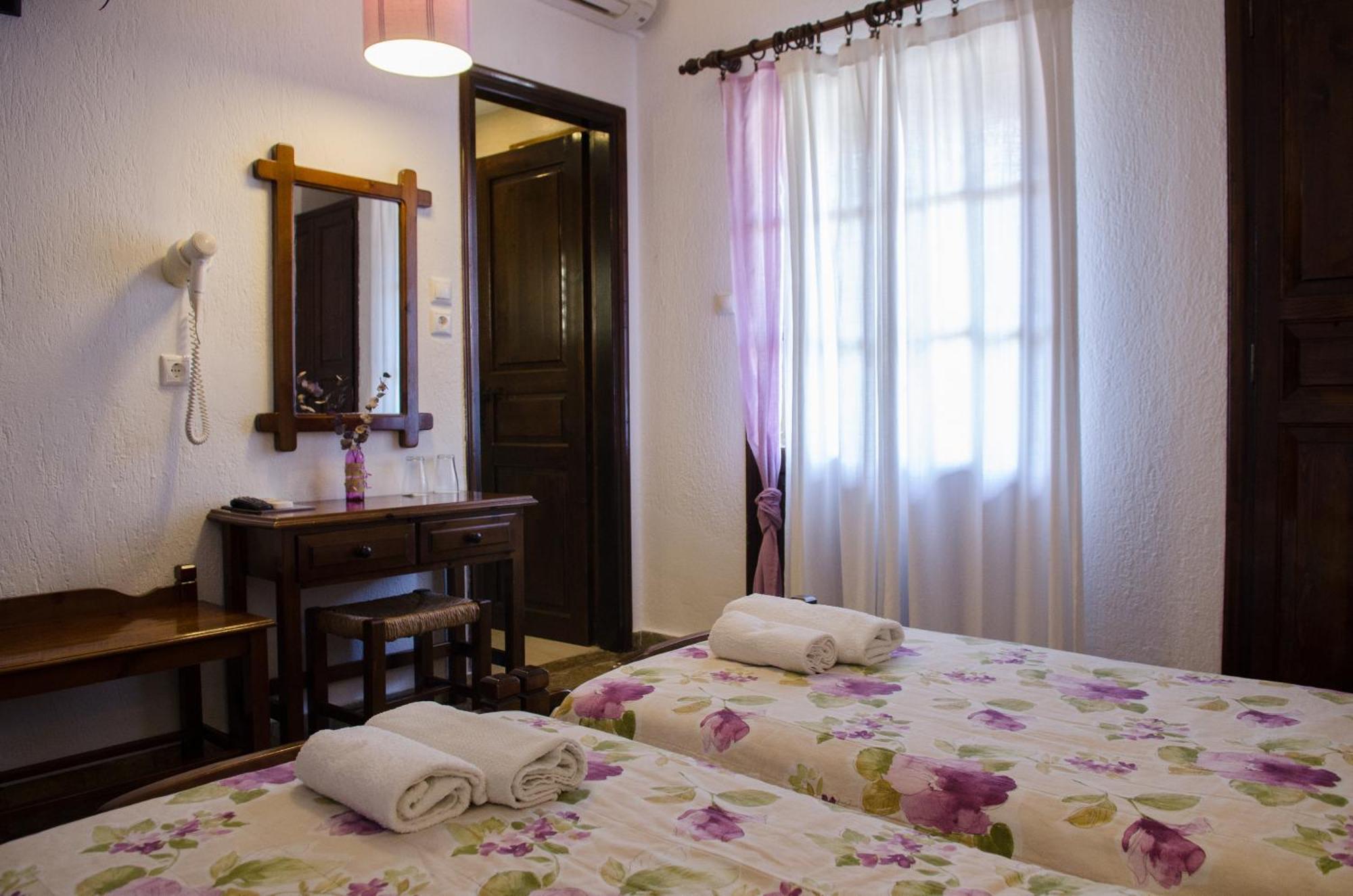 Elli Hotel Skopelos stad Exteriör bild